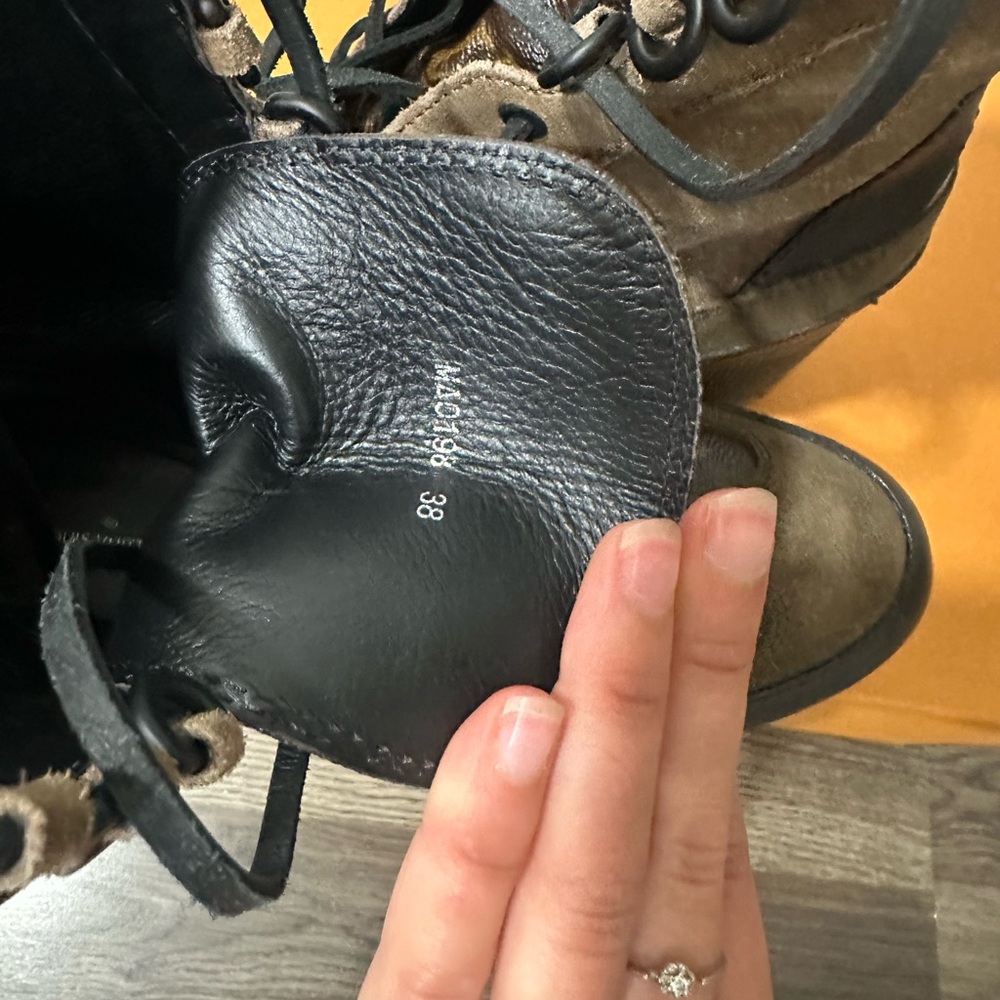 Louis Vuitton Boots - Picture 6 of 6